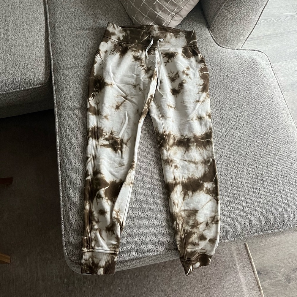 Lululemon joggers - Picture 4 of 6